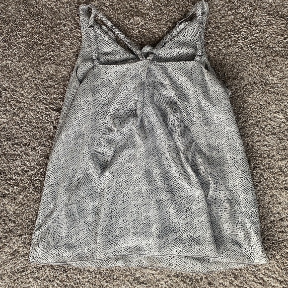 Cabi Sleeveless Strappy Tank Blouse Ruffled Collar & Back, B&W, Women’s M - Picture 8 of 16